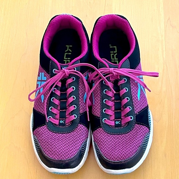 KURU QUARUM - Pink and Black Athletic Shoes